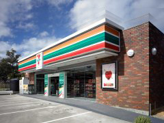 欧富隆合作客户7-11云南昆明首店开业